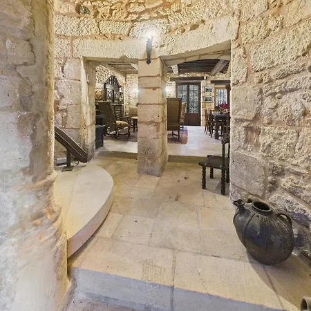 Superbe Manoir Du 16e Siecle Avec Piscine Pour 10